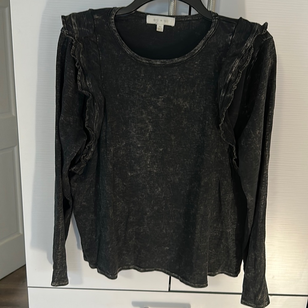 Like new cotton faded washed shirt black  with ruffled sides in xl